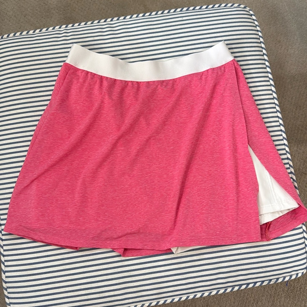 Women’s Eleven by Venus Williams tennis skirt in bright pink. Size large.